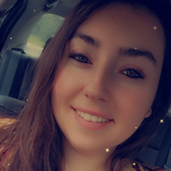 Meet your Posher, Kassie - Picture 3 of 4